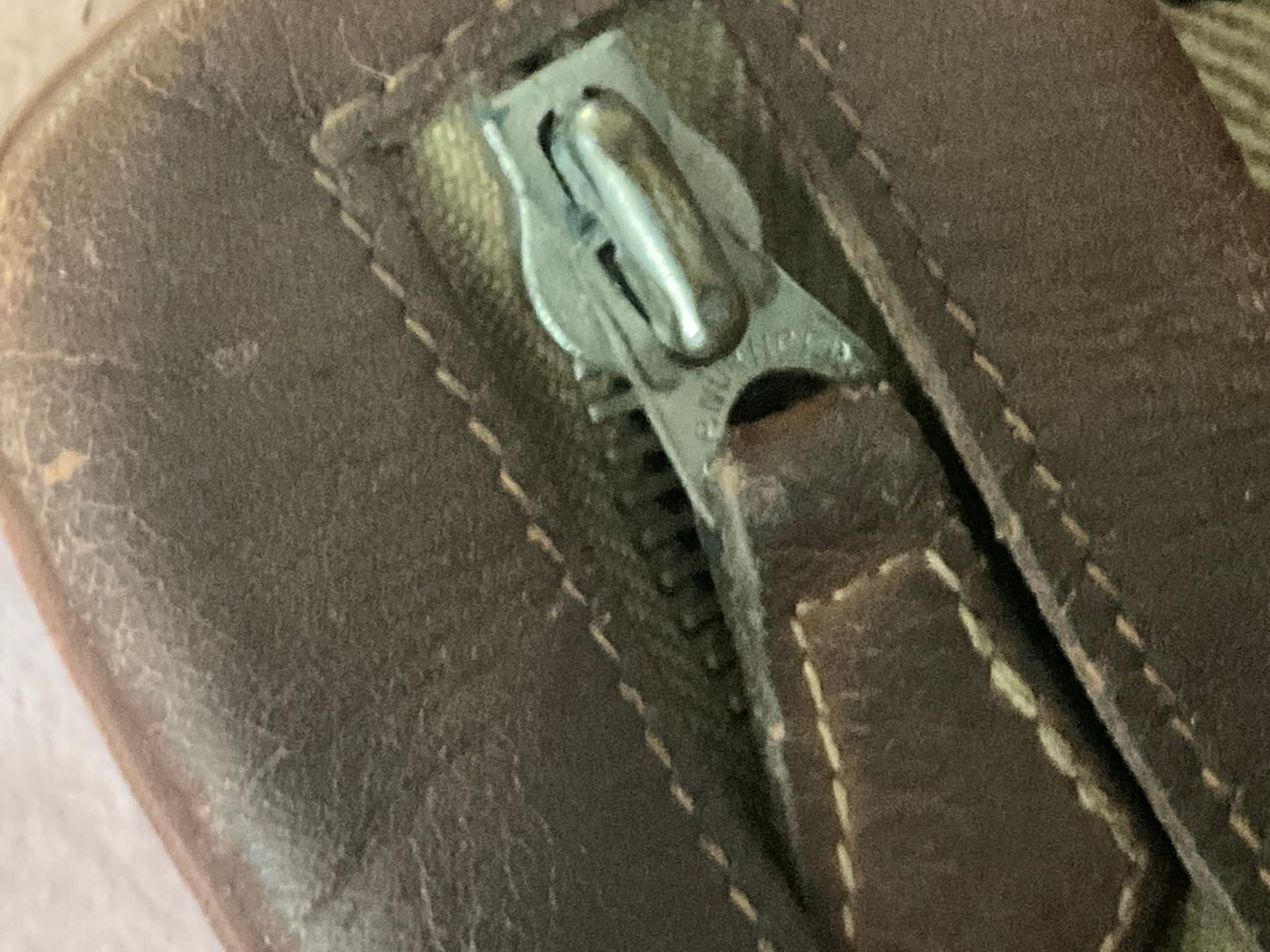 Vintage Leather Zipp Pouch – Mid-Century German Case with CRP Nürnberg Zipper