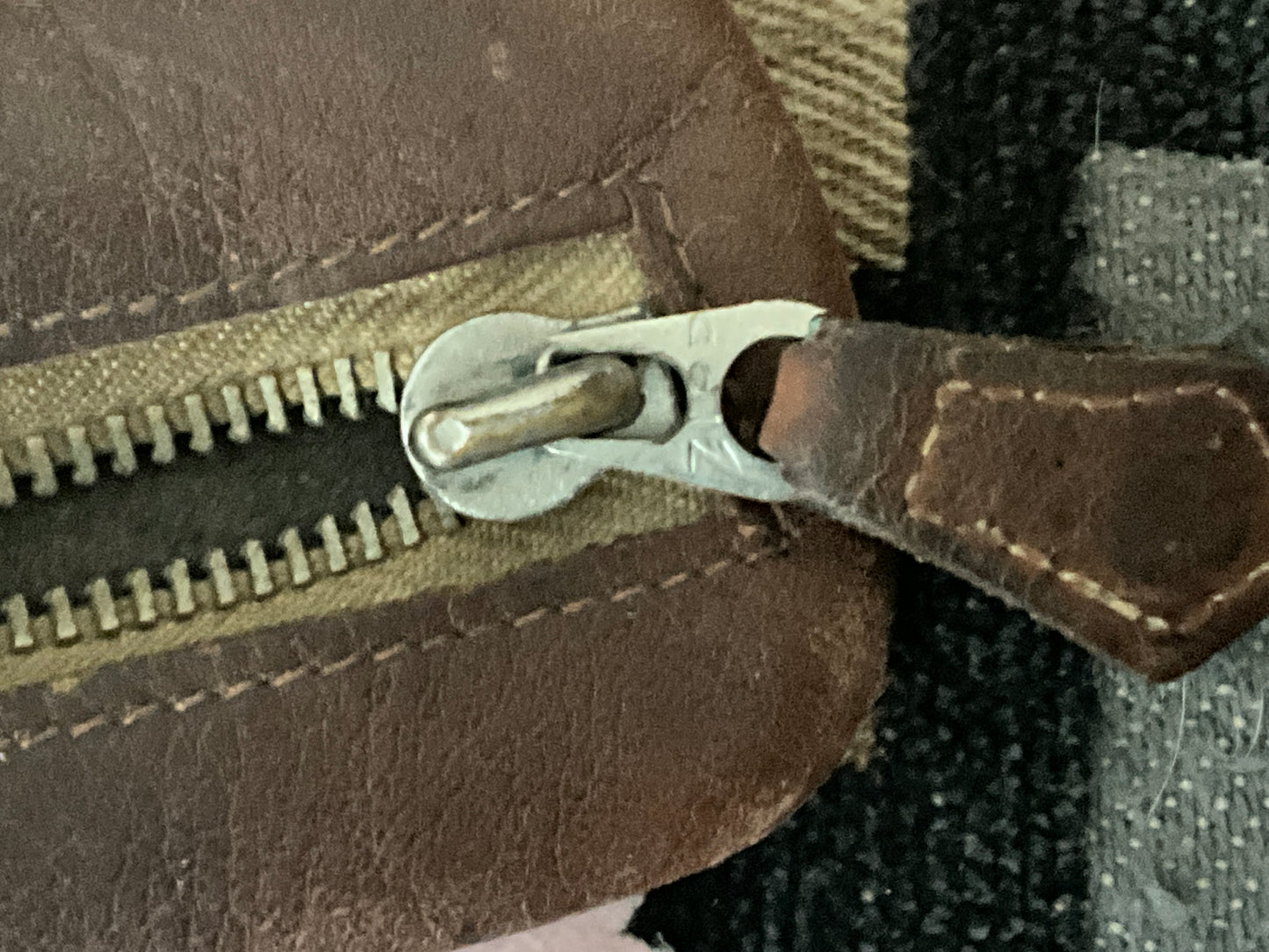 Vintage Leather Zipp Pouch – Mid-Century German Case with CRP Nürnberg Zipper